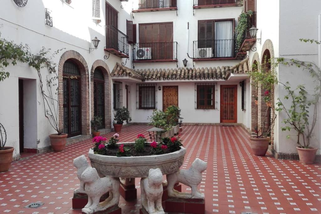 1 Minute From Cathedral. Feel The Heart Of Seville Luaran gambar